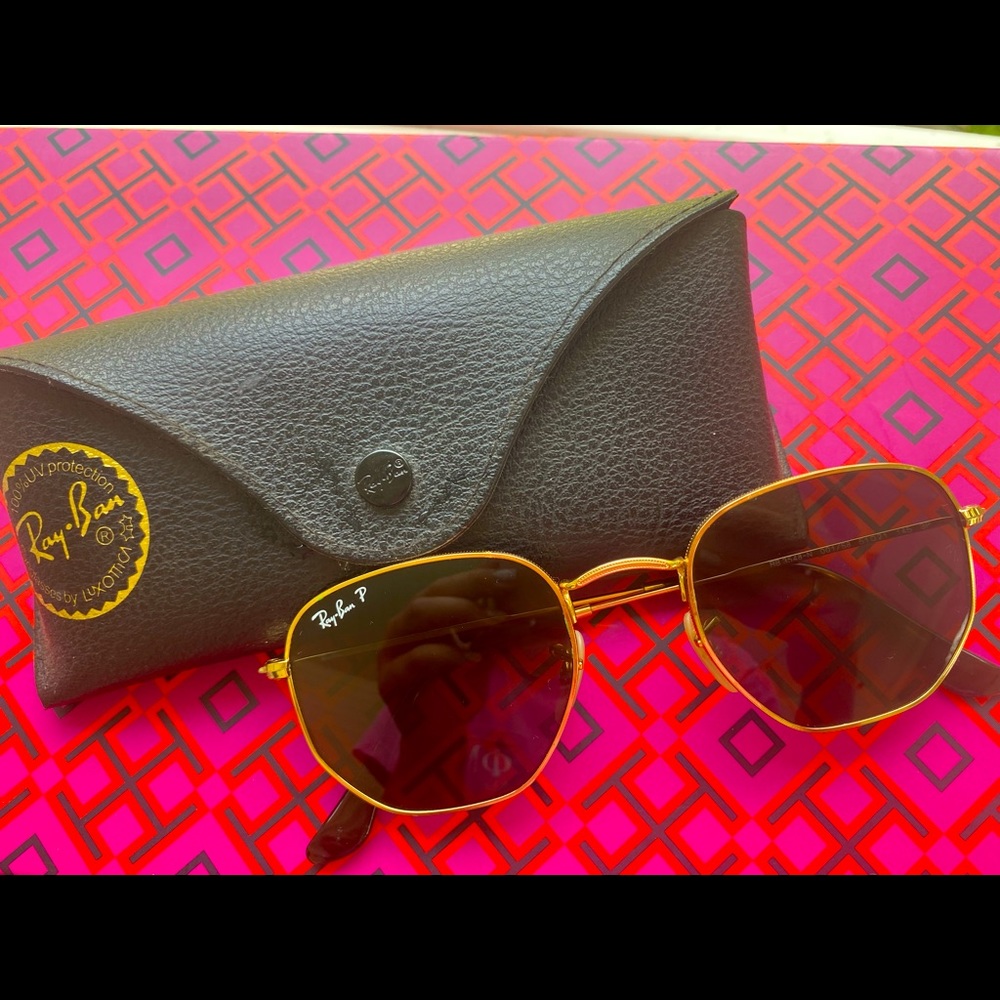 Polarized HEXAGONAL FLAT LENSES